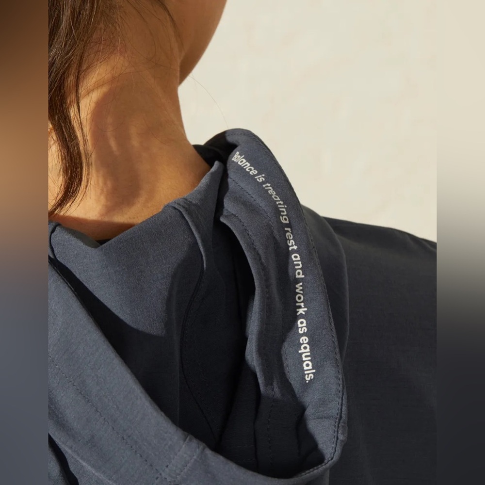 Two-Tone Blue Windbreaker Jacket - Picture 5 of 6